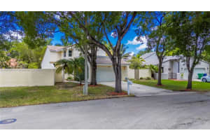 2845 Garden Dr, Cooper City
