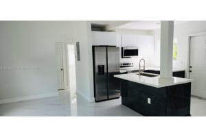 1380 NW 39th St, Miami, FL 33142, - MLS#A11813820