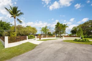 9670 Sw 96th Ct Miami, FL 33176 - MLS#A11813883