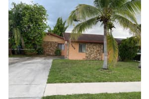 7606 Sw 8th Ct, North Lauderdale
