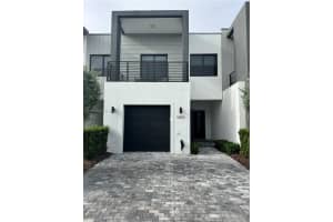 6824 Sw 80th St, Miami