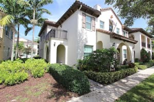 2927 Cascada Isles Way 2927, Cooper City