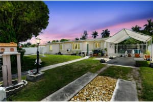 11240 SW 47th St, Miami, FL 33165, Sold 08/27/25