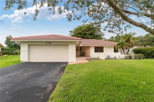 1098 Nw 83rd Dr, Coral Springs