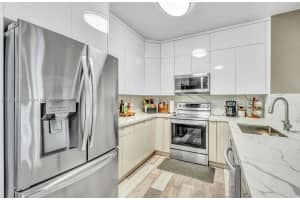 1114 NW 100th Ave, Pembroke Pines, FL 33024, - MLS#A11814362