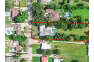 224 E Acre Dr, Plantation