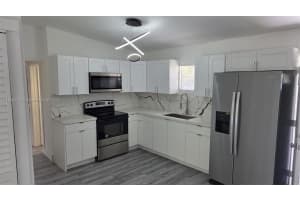 2248 Marina Park Dr, Fort Myers