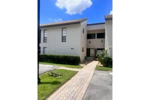 958 Mockingbird Ln 511, Plantation