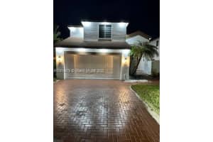 2771 W River Run Cir W, Miramar