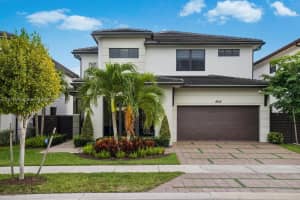8814 Nw 154th Ter, Miami Lakes