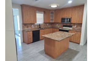 3961 Park Ln Palm Springs, FL 33406 - Off Market