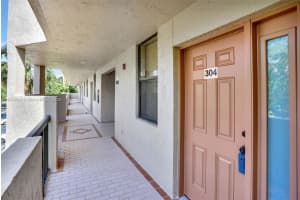 2768 S Carambola Cir S 304, Coconut Creek, FL 33066 - MLS#A11814699