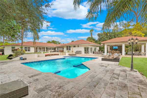 9470 Sw 97th St, Miami