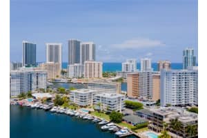 120 Golden Isles Dr 33b, Hallandale Beach