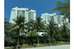15051 Royal Oaks Ln 701, North Miami