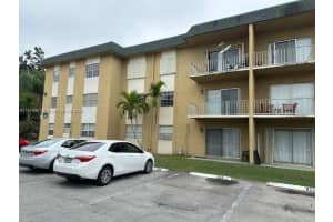 5400 Sw 77th Ct 2r, Miami
