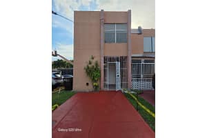 4102 W 10th Ln 28, Hialeah