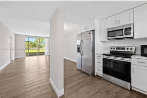 8060 Sunrise Lakes Dr N, Sunrise, FL 33322, Sold 08/22/25
