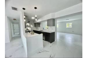 11520 Sw 57th St Miami, FL 33173 - Off Market
