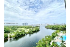 16385 Biscayne Blvd 702, North Miami Beach