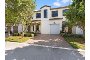 20930 Nw 1st St, Pembroke Pines