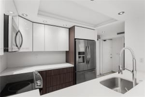 401 Ocean Dr APT 221, Miami Beach, FL 33139, Sold 08/27/25