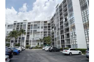 800 Parkview Dr APT 820, Hallandale Beach, FL 33009, - MLS#A11815562