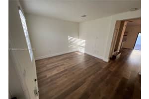 10617 W 33rd Way, Hialeah