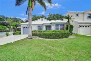 9601 Nw 8th Cir, Plantation