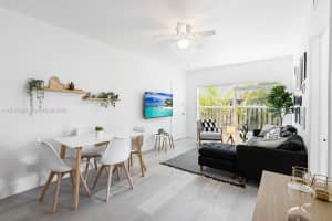 301 Ne 17th Ave 4 Fort Lauderdale, FL 33301 - MLS#A11815598