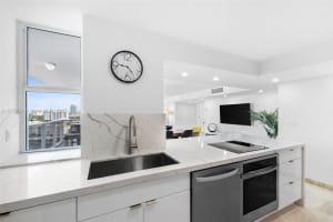 2401 Collins Ave APT 1508, Miami Beach, FL 33140, - MLS#A11815624