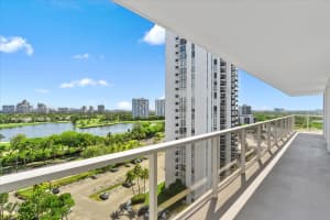 3701 N Country Club Dr APT 1407, Aventura, FL 33180, Sold 08/29/25