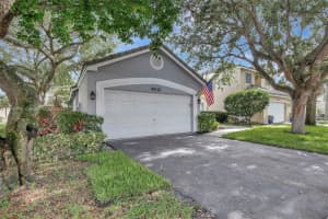 9012 Lake Park Cir S, Davie, FL 33328, Sold 08/13/25