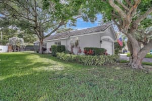 9012 Lake Park Cir S, Davie, FL 33328, Sold 08/13/25