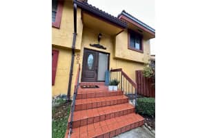 5975 Sw 137th Ave 902, Miami
