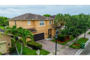 4452 Rainbow Ave, Weston, FL 33332, Sold 08/21/25