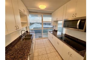 King Cole Condominium, 900 Bay Dr 727 725, Miami Beach, FL 33141, - MLS#A11815873