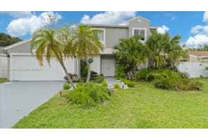 18701 Shauna Manor Dr, Boca Raton