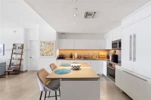88 Sw 7th St 1205, Miami