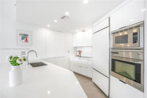 400 Alton Rd, Miami Beach, FL 33139, Sold 06/25/25