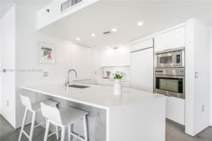 400 Alton Rd, Miami Beach, FL 33139, Sold 06/25/25
