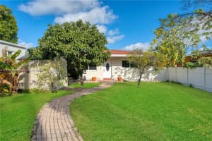 735 Ne 38th St, Oakland Park
