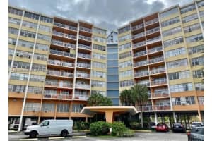 2025 NE 164th St APT 414, North Miami Beach, FL 33162, - MLS#A11816171