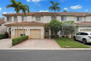 1968 Nw 79th Way, Pembroke Pines