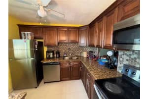 301 Cambridge Rd 302 Hollywood, FL 33024 - MLS#A11816219