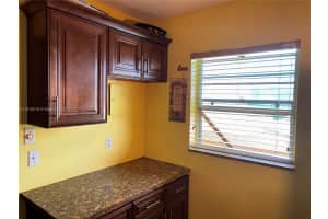 301 Cambridge Rd 302 Hollywood, FL 33024 - MLS#A11816219