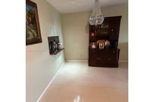 301 Cambridge Rd 302 Hollywood, FL 33024 - MLS#A11816219
