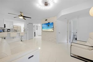 15499 N Miami Lakeway N 208, Miami Lakes
