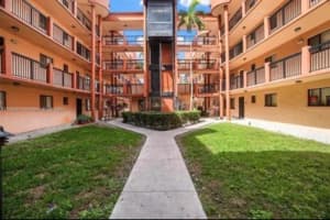 5300 W 21st Ct 310, Hialeah