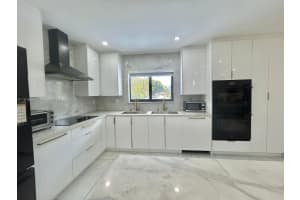 17630 NE 4th Ave, North Miami Beach, FL 33162, Sold 07/23/25